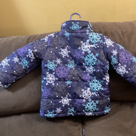 Oshkosh kids jacket the hood missing - Picture 2 of 3